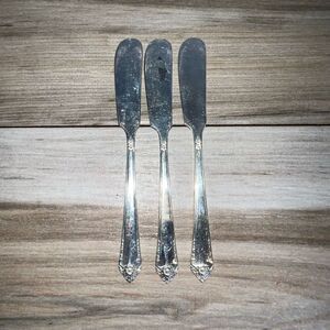 Rogers & Bro "Starlight" Pattern Silverplate Flatware - 3 Butter/Jelly Knives